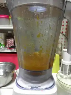 Make Mango heart mousse cake step 18