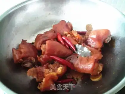 Make Hot pig hoof step 7