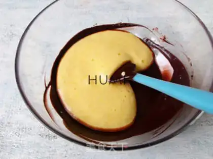 Make Animal chocolate cake step 3