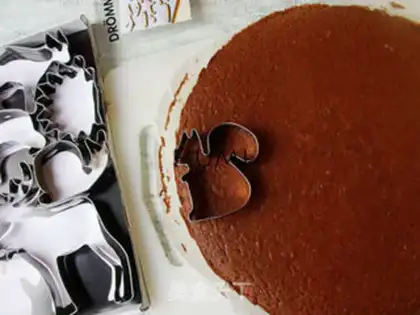 Make Animal chocolate cake step 7