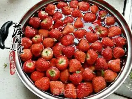 Make Strawberry sauce step 1