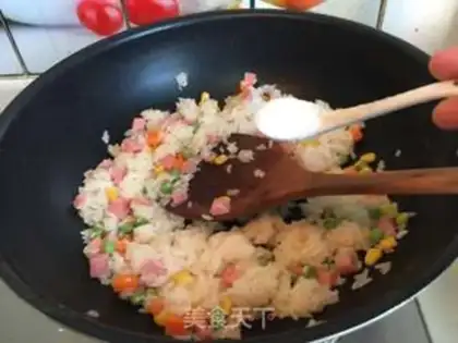 Make Eggskin rice rolls step 3