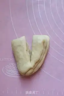 Make Butterflies and coconut bread step 10