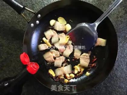 Make Spicy hands tearing up meat and vegetables step 6