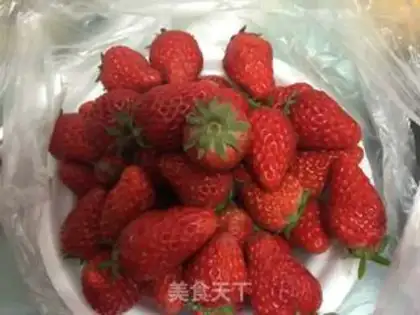 Make Strawberry smoothie step 0