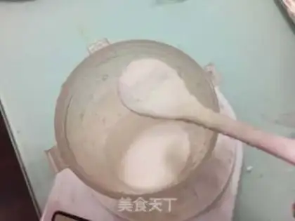 Make Strawberry smoothie step 3