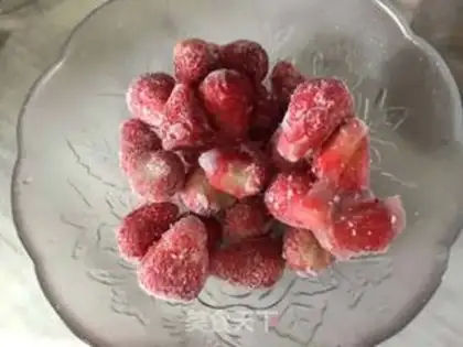 Make Strawberry smoothie step 5