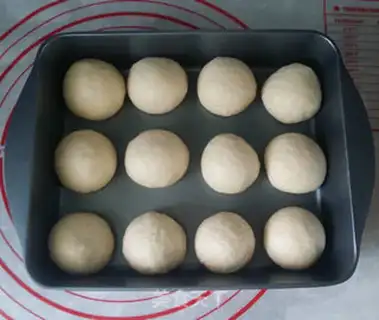 Make Meows squeeze bread step 9