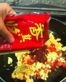 Make Tomato egg noodles step 5