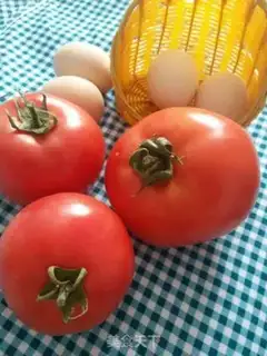 Make Tomato fried eggs step 0