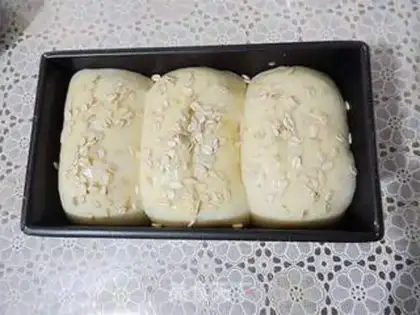 Make Chinese oatmeal bread step 11