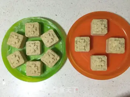 Make Pine walnut cake step 7