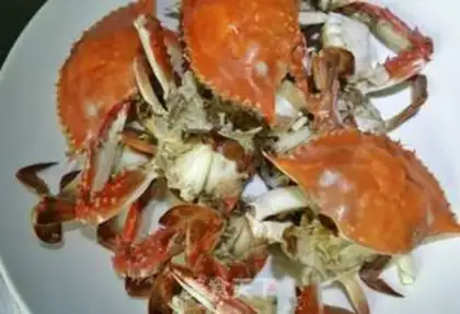 Make Thai coconut curry crab step 3
