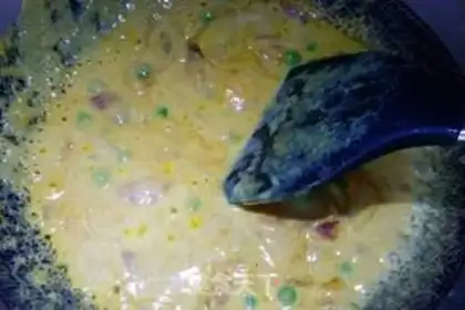 Make Thai coconut curry crab step 8
