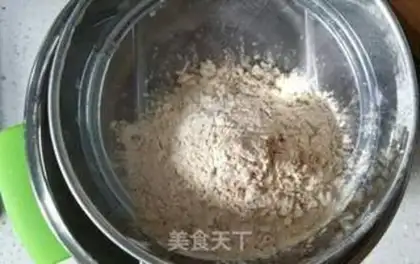 Make Old Beijing tradition green bean cake step 6