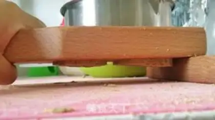 Make Old Beijing tradition green bean cake step 17