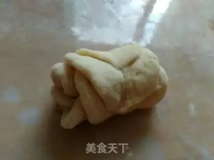Make Rose bread step 4