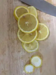 Make Summer lemon honey step 1