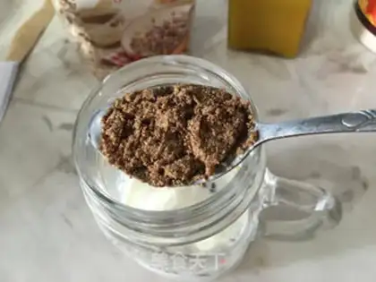 Make A yogurt cup step 4