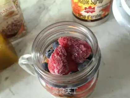 Make A yogurt cup step 7