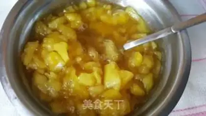Make Pineapple pie and lemon tea step 2
