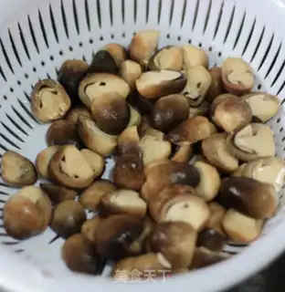 Make Pelican mushrooms step 1