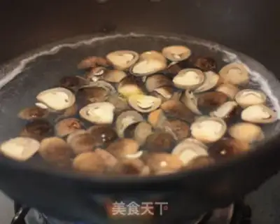 Make Pelican mushrooms step 2