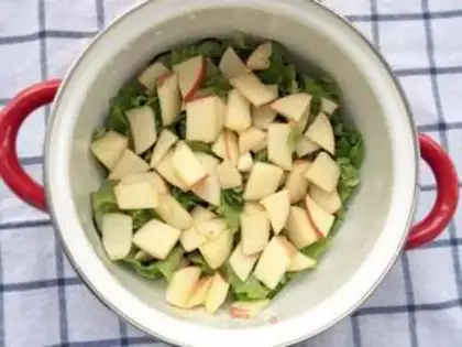 Make Apple Jell-O vegetable salad step 3