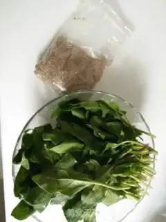 Make Old vinegar spinach step 0