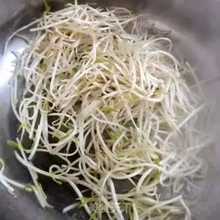 Make Jealousy bean sprouts step 1