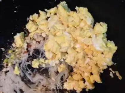 Make An egg box of celery step 4