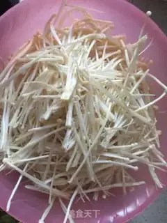 Make Frozen needle mushrooms step 1