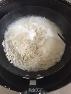 Make Frozen needle mushrooms step 2