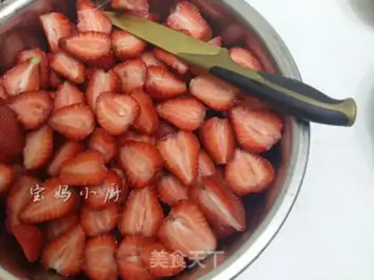 Make Strawberry jam step 1