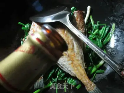 Make Onions burn rubber fish step 3