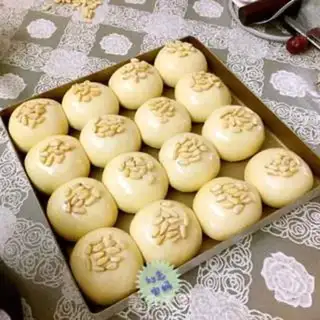 Make Natural yeast pine buns step 5