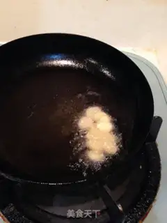 Make Spicy shrimp noodles step 1