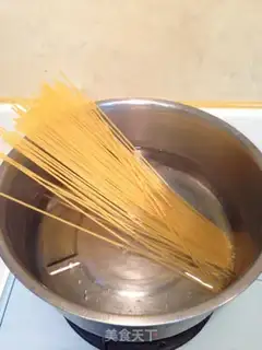 Make Spicy shrimp noodles step 4
