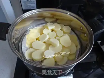 Make Mashed potato pizza step 2