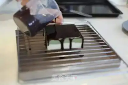 Make Chocolate mirror cake step 11
