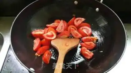 Make Tomato fried eggs step 3