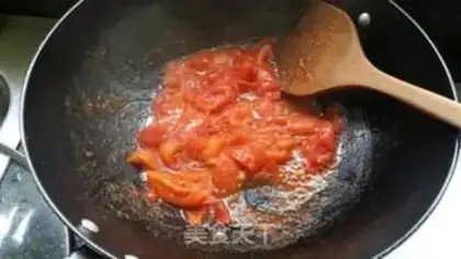 Make Tomato fried eggs step 5