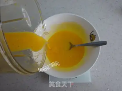 Make Orange juice twirl cake step 4