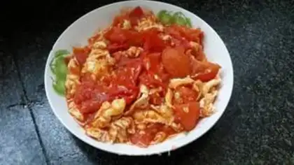 Make Tomato fried eggs step 7