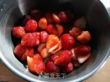 Make Strawberry sauce step 1
