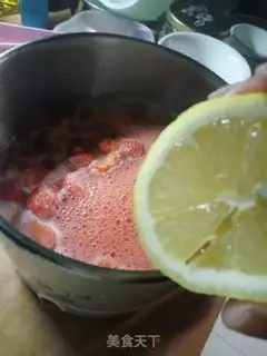 Make Strawberry sauce step 3