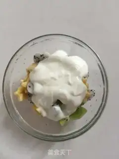 Make Fruit yogurt salad step 4