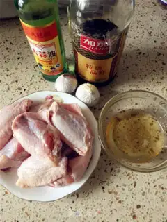 Make Homemade garlic chicken wings step 0
