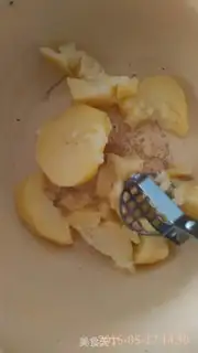 Make Cathedral Potato Puff step 3