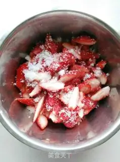 Make Strawberry granule jam step 1